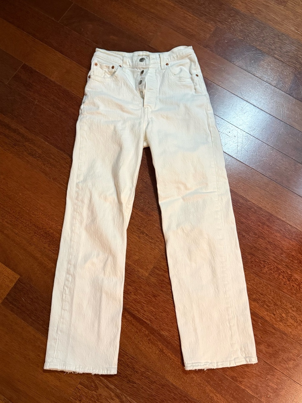 Levi’s White Ribcage Straight Ankle Jeans